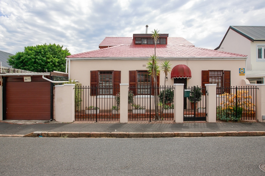 4 Bedroom Property for Sale in Harfield Village Western Cape